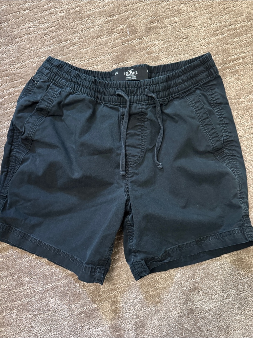 Hollister Men's Black Elastic Waist Shorts